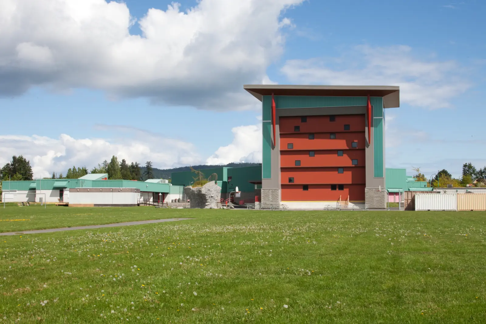 Parker Johnston - Boulders Climbing Gym - Translucent Wall Panels - Insulated Metal Panels (close)